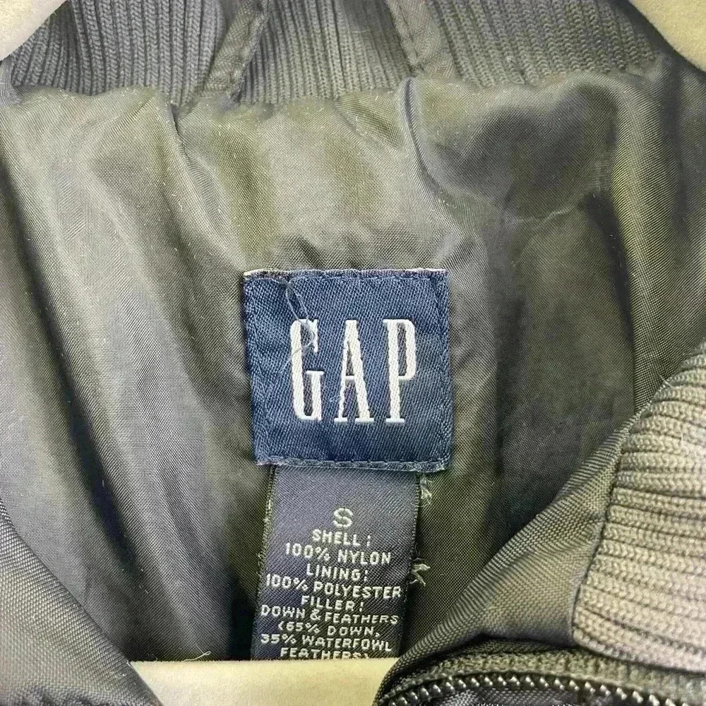 GAP Puffer Coat Size Small Color Black Fall/Winter/Cold - Picture 3 of 10